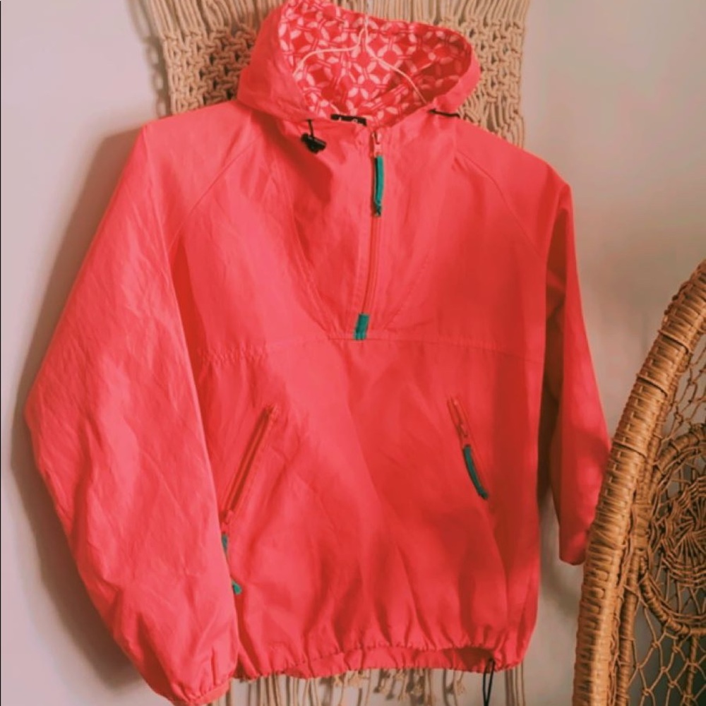 Anna Lane pink poncho with hood and pockets!